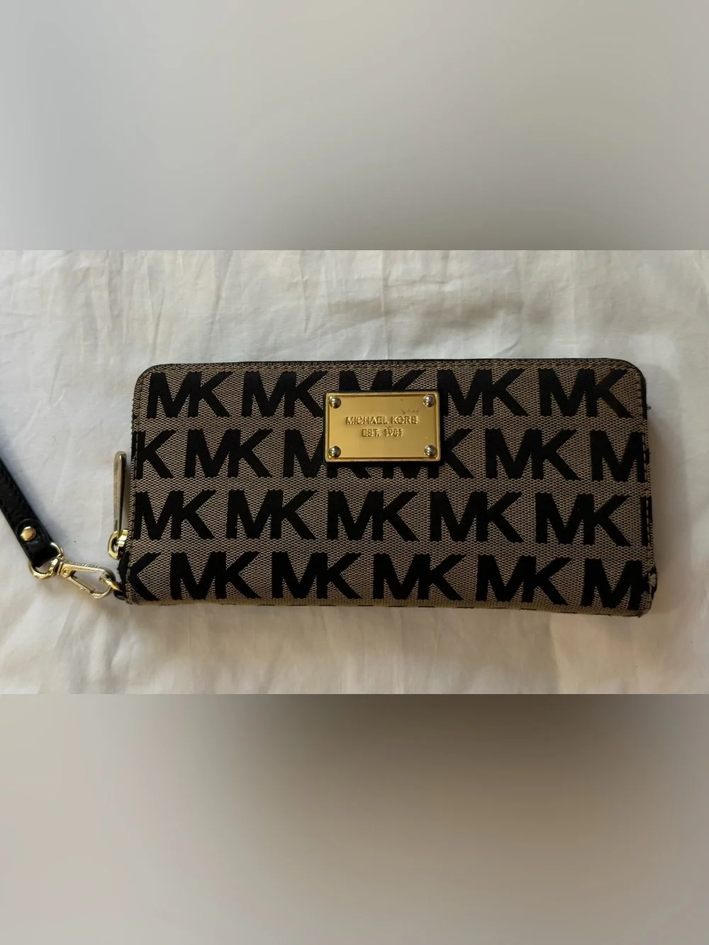 Michael Kors Jet Set Large Wallet Wristlet Signature Black/Taupe/Gold